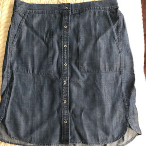 CHAMBRAY BUTTON FRONT SKIRT